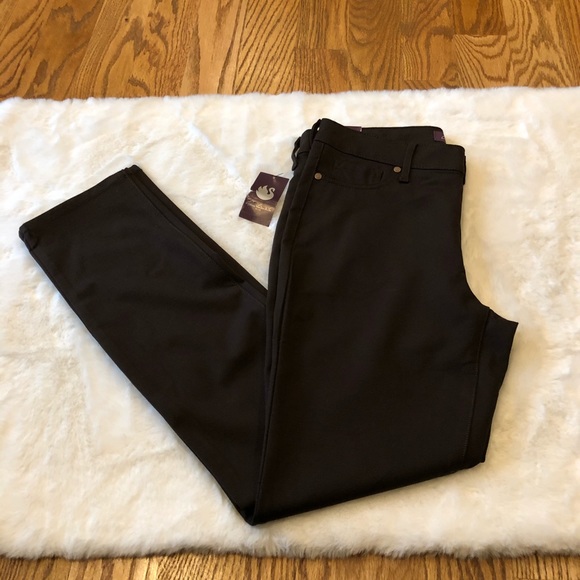 Gloria Vanderbilt Pants - Women Gloria Vanderbilt mid rise slim pants size 6